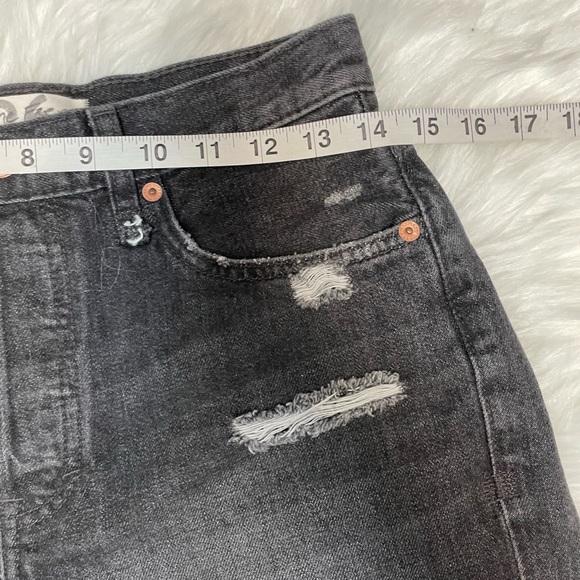 | We The Free | jean shorts. Size 26. - Picture 5 of 7